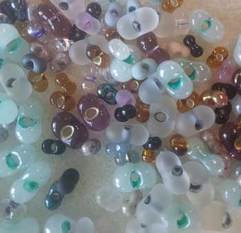 Fl51 Glas Farfalle Perlen  145g  4-6mm