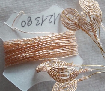 Preview: A107 Ganutell Draht 1213/go  zartrosa/gold 3mtr