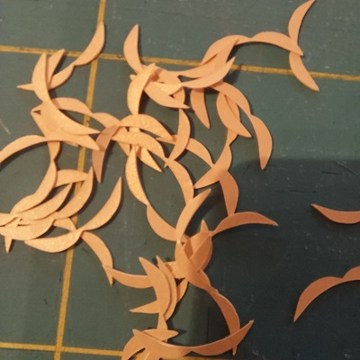 H150 Blätter 0067c aus Goldkarton 50St. 7x10mm (fertige Blüte)