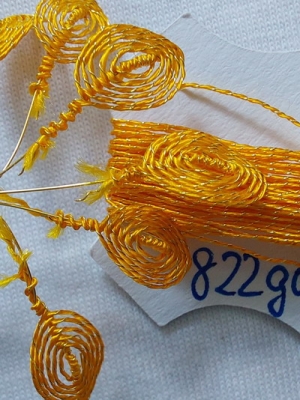 A057 Ganutell Blätter  822go gelb/gold  6St.